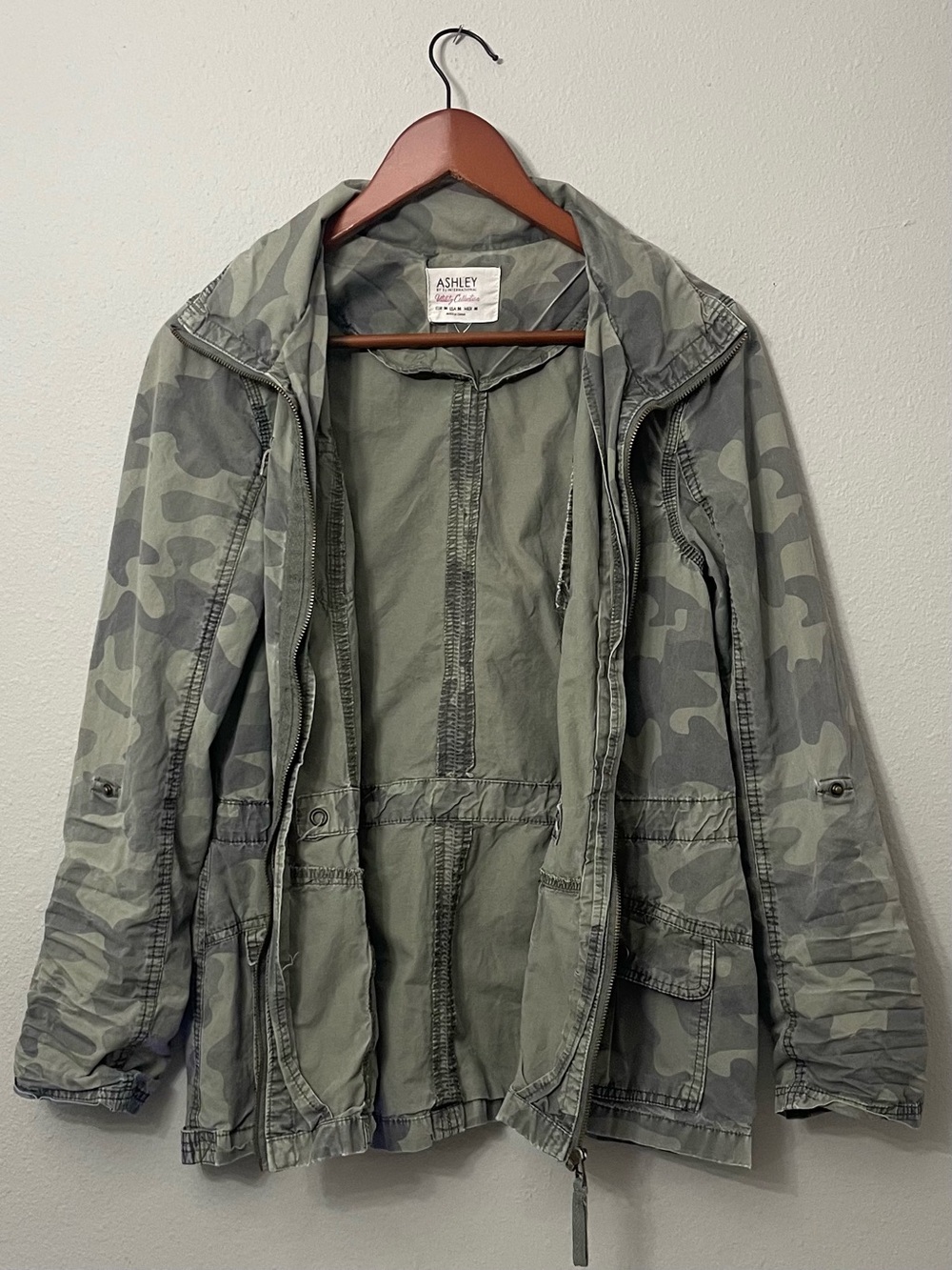 Ashley By 26 International Utility Collection Camo Utility/Anorak Jacket
Women M